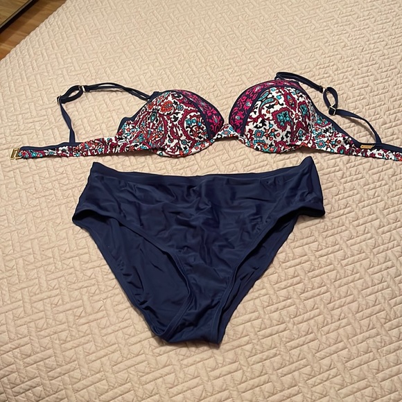 Ellen Tracy two-piece bathing suit - Picture 1 of 8